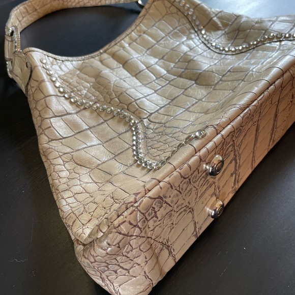 Raviani Croc Embossed Leather Cream w/Silver Swarovski Crystals - Picture 16 of 16